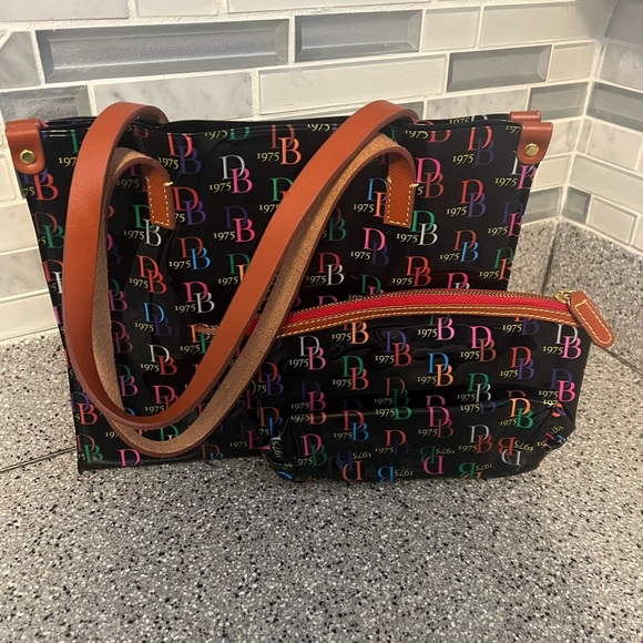Dooney & Bourke set - Picture 3 of 16